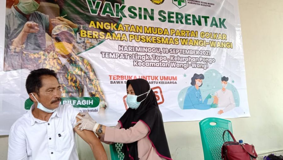 Gelar Vaksinasi Masal AMPG Kabupaten Wakatobi Gandeng Petugas Puskesmas