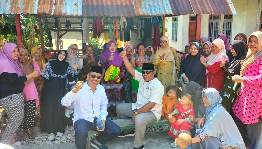 Safari Ramadhan, Ketua DPRD Wakatobi: Berbagi Paket Lebaran Ditengah Lesunya Ekonomi